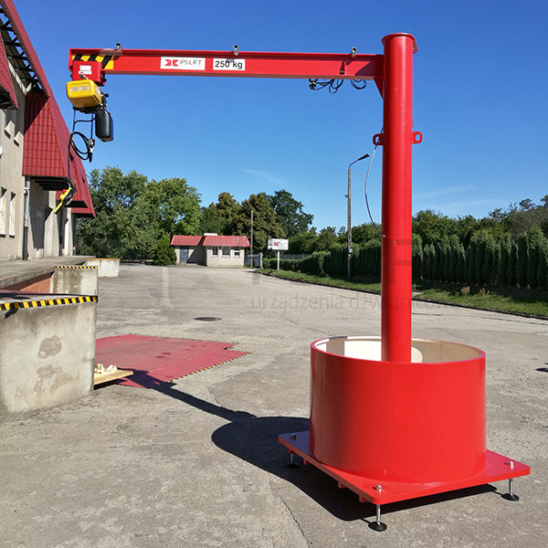 Adjustable slewing pillar jib crane